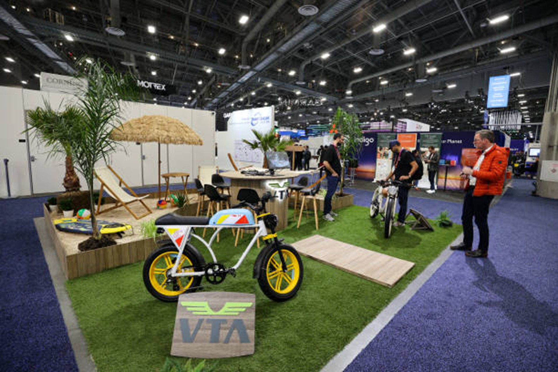 Artificial Turf Ideas for Trade Show Booths, Pop-Up Retail, and Branded Events